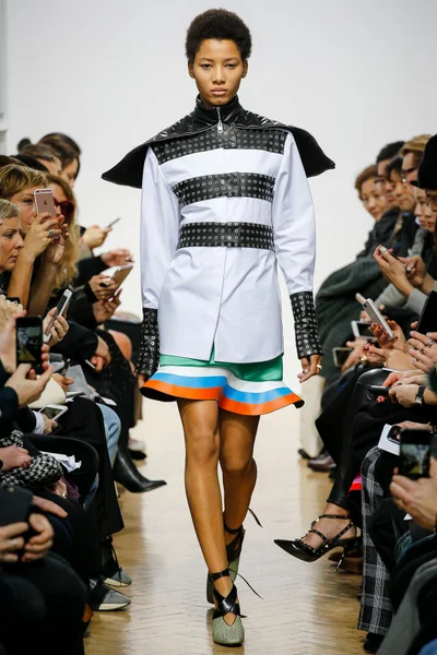 Look 23